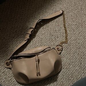 Elegant Tan Leather Crossbody Bag
